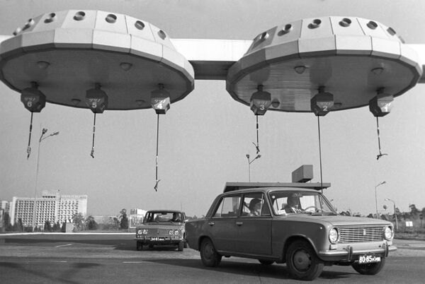 Эстафета Олимпийского огня - 1980: отбор бегунов, факел на газу и необычные решения Эстафета Олимпийского огня - 1980: отбор бегунов, факел на газу и необычные решения - Sputnik Латвия