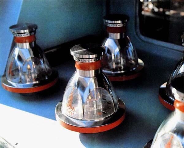Эстафета Олимпийского огня - 1980: отбор бегунов, факел на газу и необычные решения Эстафета Олимпийского огня - 1980: отбор бегунов, факел на газу и необычные решения - Sputnik Латвия