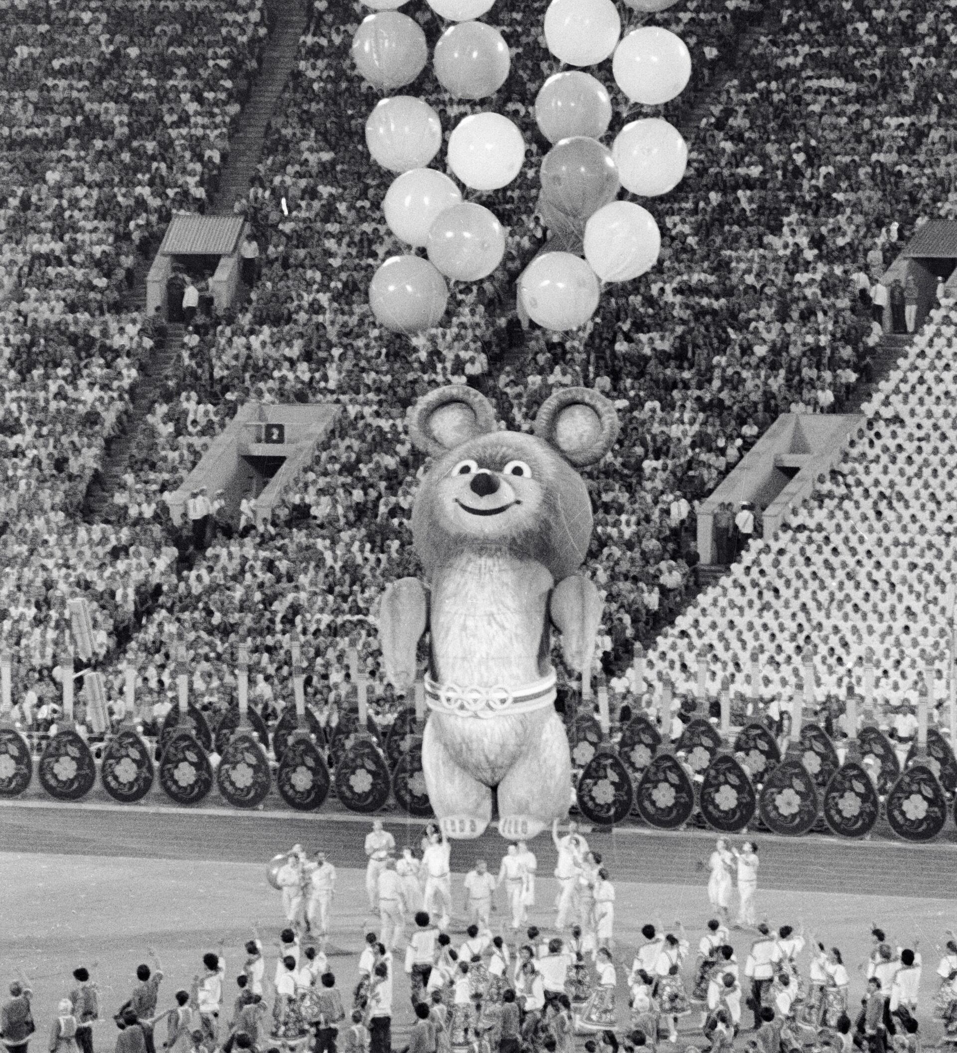 Про олимпиаду 80. Олимпийский медведь 1980. Олимпийский мишка 1980 СССР.