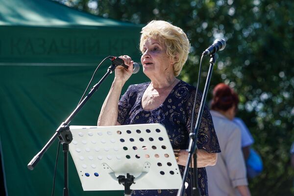 Лучший писатель в латвийской истории: Валентин Пикуль и его литературная аллея на взморье Лучший писатель в латвийской истории: Валентин Пикуль и его литературная аллея на взморье - Sputnik Латвия