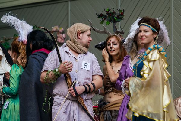 В Риге прошел фестиваль-карнавал Майский граф   - Sputnik Латвия