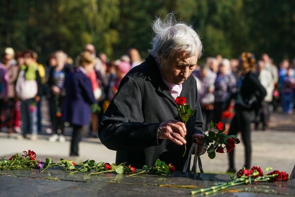 Газенваген и кровь детей в жилах легионеров СС: 76 лет назад закончились ужасы Саласпилса Газенваген и кровь детей в жилах легионеров СС: 76 лет назад закончились ужасы Саласпилса - Sputnik Латвия