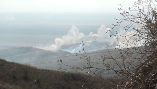 Нагорный Карабах: кто подливает масла в огонь обострившегося конфликта - Sputnik Латвия