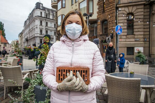 Акция протеста работников культуры против изменений в уплате налогов с авторских гонораров Акция протеста работников культуры против изменений в уплате налогов с авторских гонораров - Sputnik Латвия