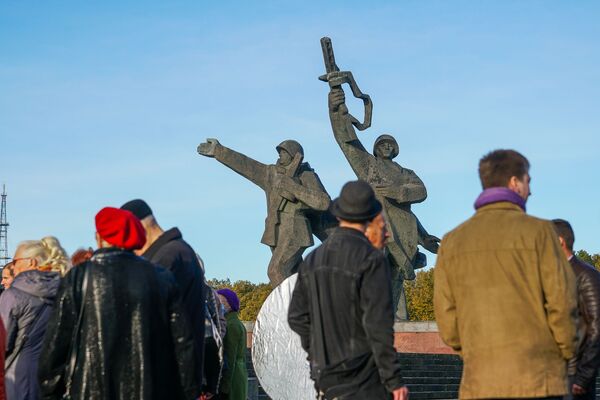 День, когда Латвия снова стала Латвией: что для рижан значит освобождение Риги День, когда Латвия снова стала Латвией: что для рижан значит освобождение Риги - Sputnik Латвия