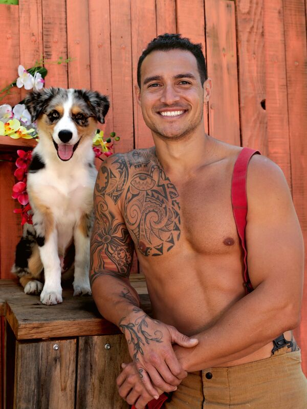 Снимок Lloyd & Echo из австралийского календаря пожарных Australian Firefighters Calendar 2021 Снимок Lloyd & Echo из австралийского календаря пожарных Australian Firefighters Calendar 2021 - Sputnik Латвия