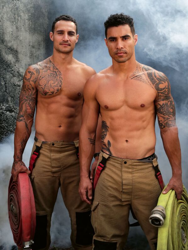 Снимок Mal & Lloyd Wright из австралийского календаря пожарных Australian Firefighters Calendar 2021 Снимок Mal & Lloyd Wright из австралийского календаря пожарных Australian Firefighters Calendar 2021 - Sputnik Латвия