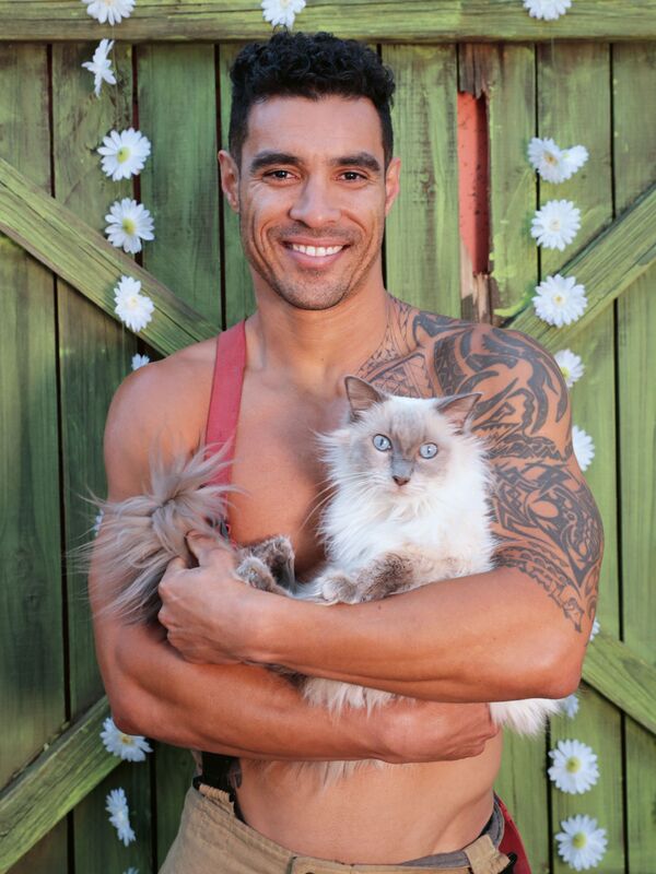 Снимок Mal & Isabelle из австралийского календаря пожарных Australian Firefighters Calendar 2021 Снимок Mal & Isabelle из австралийского календаря пожарных Australian Firefighters Calendar 2021 - Sputnik Латвия