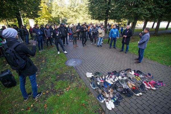 Давайте к нам на улицу: латвийские спортсмены призвали политиков покинуть кабинеты Давайте к нам на улицу: латвийские спортсмены призвали политиков покинуть кабинеты - Sputnik Латвия