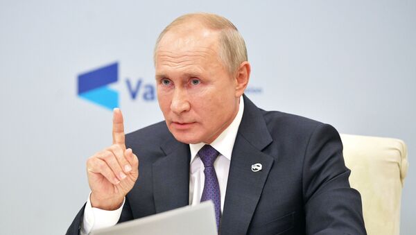 Президент РФ Владимир Путин принимает участие в заседании дискуссионного клуба Валдай - Sputnik Latvija