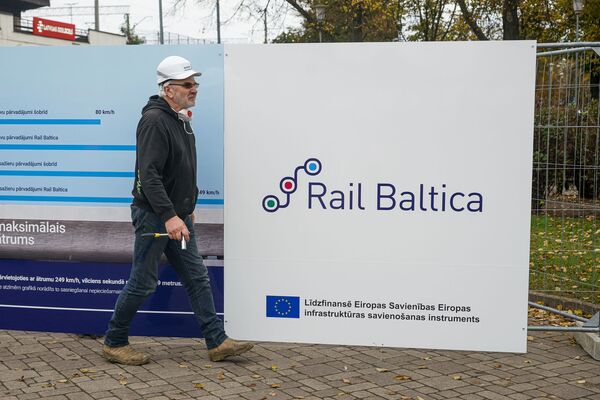 Строительство Rail Baltica подстегнула катастрофа с российским грузопотоком Строительство Rail Baltica подстегнула катастрофа с российским грузопотоком - Sputnik Латвия