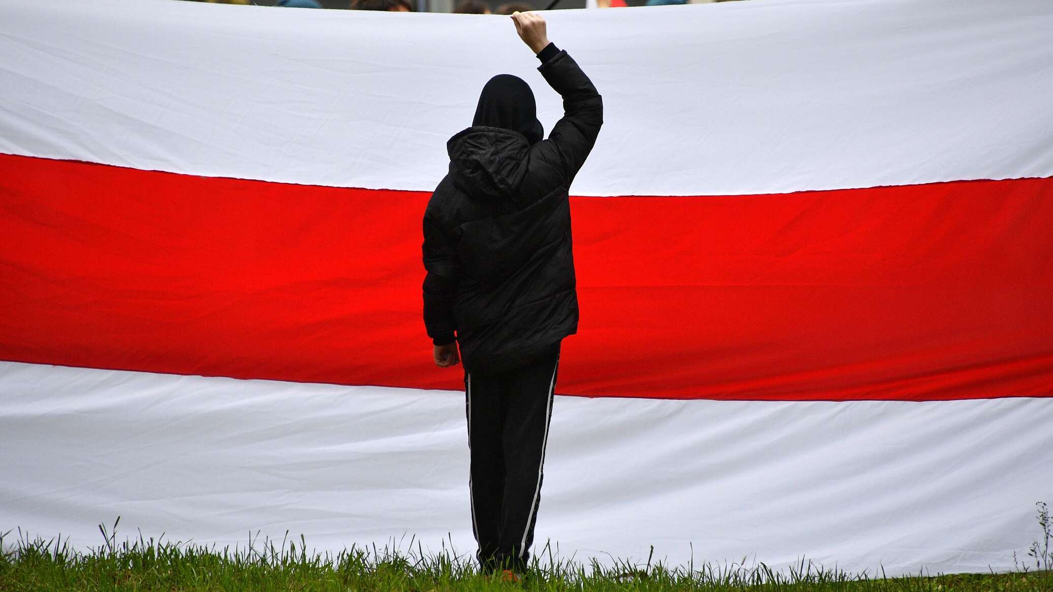 белорусы за границей. белорусы покидают страну. белорусские беженцы. беженцы на границе. украинские беженцы в беларуси.