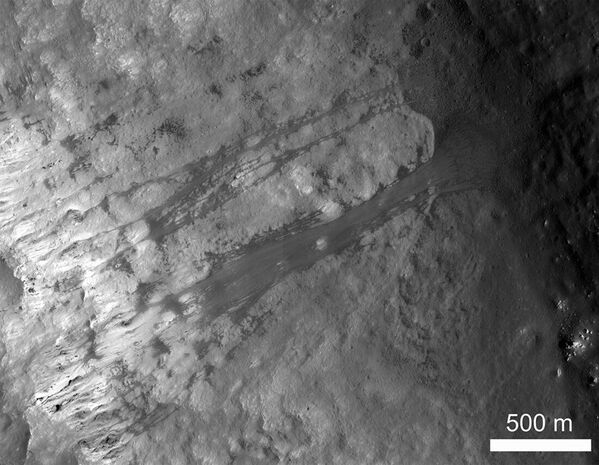 Оползень в кратере Кеплер, который расположен на видимой стороне Луны - Sputnik Латвия