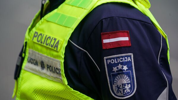 В Риге прошел марш против ношения масок - Sputnik Латвия