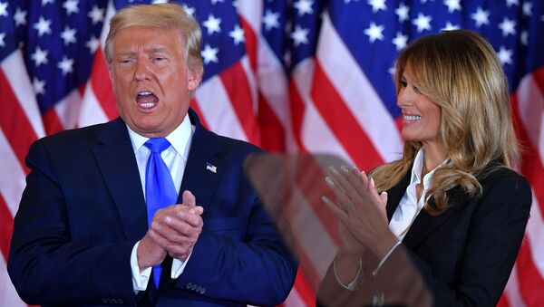 Дональд Трамп и Мелания Трамп в Белом доме в день выборов в США - Sputnik Латвия