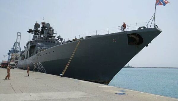 Большой противолодочный корабль Адмирал Пантелеев в порту Лимассол - Sputnik Latvija