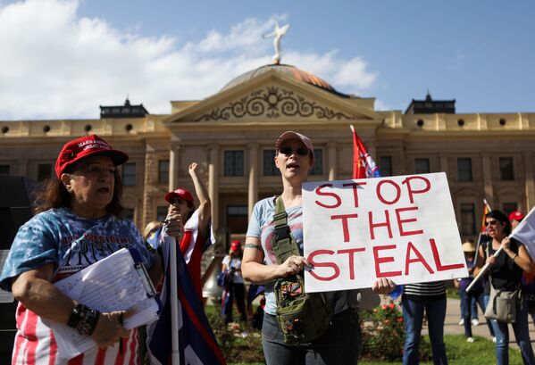 Протестная акция сторонников Дональда Трампа в Фениксе Протестная акция сторонников Дональда Трампа в Фениксе - Sputnik Латвия