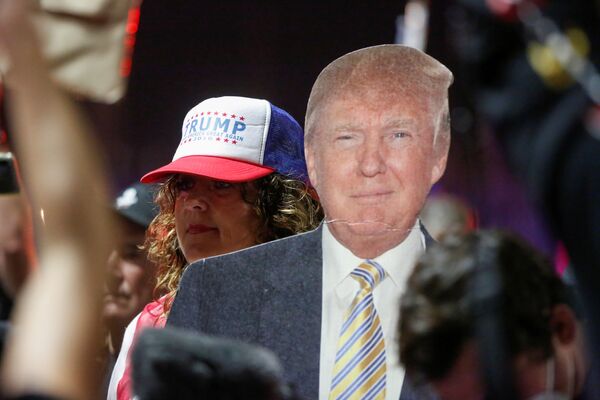Протестная акция сторонников Дональда Трампа в Фениксе Протестная акция сторонников Дональда Трампа в Фениксе - Sputnik Латвия