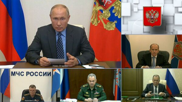 Шойгу доложил президенту РФ о ходе миротворческой операции в Карабахе - Sputnik Латвия