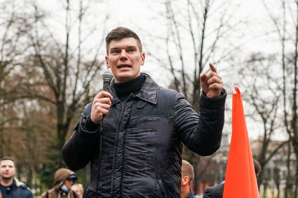 Вы люди или нет: протестующие у кабмина задали министрам неудобные вопросы Вы люди или нет: протестующие у кабмина задали министрам неудобные вопросы - Sputnik Латвия