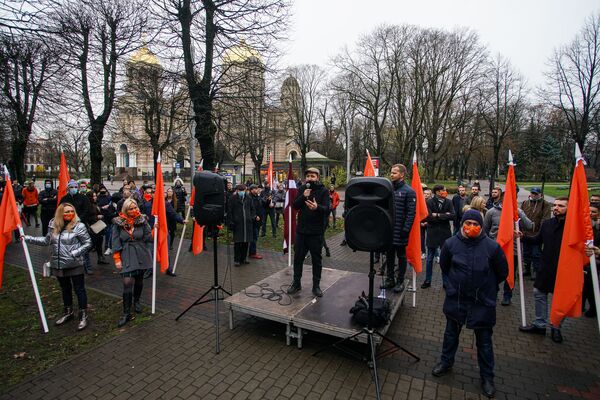 Акция протеста представителей индустрии красоты у кабинета министров против ограничений, связанных с пандемией COVID-19 - Sputnik Латвия