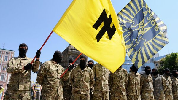 Бойцы батальона “Азов” приняли присягу в Киеве перед отправкой на Донбасс - Sputnik Латвия