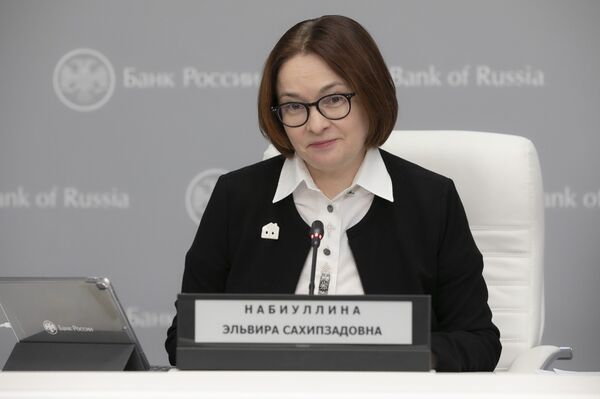 Krievijas Centrālās bankas priekšsēdētāja Elvīra Nabiullina Krievijas Centrālās bankas priekšsēdētāja Elvīra Nabiullina - Sputnik Latvija