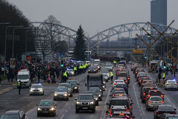 Protesti Rīgā: Latvijas varas patiesie ienaidnieki nav nedz masku nīdēji, nedz krievi Protesti Rīgā: Latvijas varas patiesie ienaidnieki nav nedz masku nīdēji, nedz krievi - Sputnik Latvija