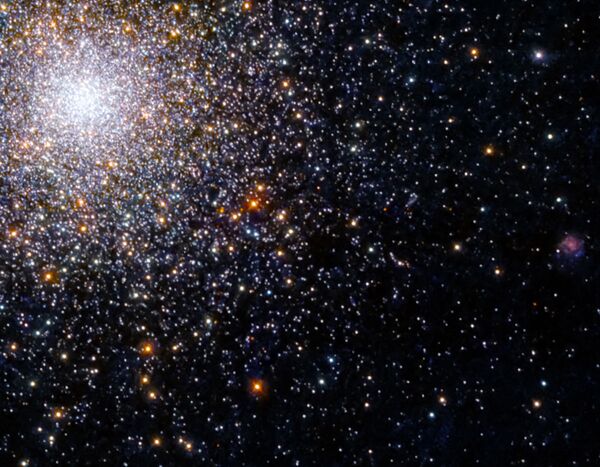Lodveida kopa NGC 5694 Hidras zvaigznājā Lodveida kopa NGC 5694 Hidras zvaigznājā - Sputnik Latvija
