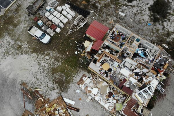 Разрушенный во время урагана Салли дом, США - Sputnik Латвия