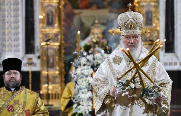 Maskavas un visas Krievzemes patriarhs Kirils Ziemassvētku dievkalpojuma laikā Maskavas Kristus Glābēja katedrālē - Sputnik Latvija