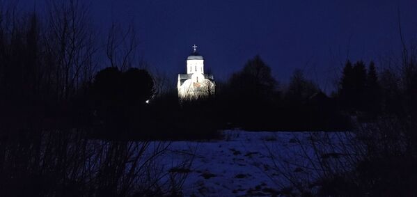 Церковь Николы на Липне, которую посетил президент РФ Владимир Путин во время Рождественского богослужения - Sputnik Latvija