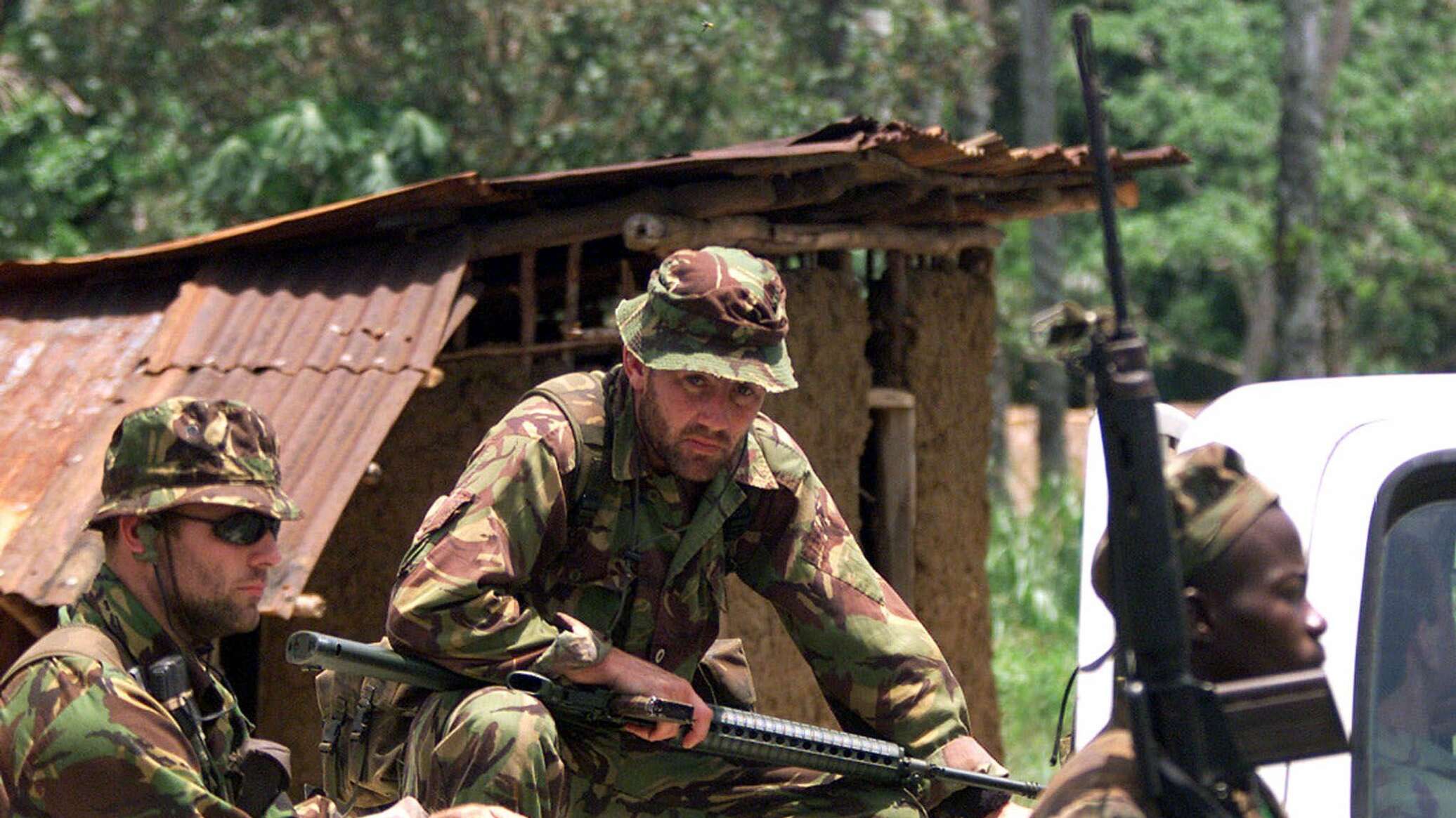 20 военнослужащих. Военные панамы армии Великобритании спецназа. SAS 1990. Панама британских спецназовцев. Солдаты в Панаме Великобритании.