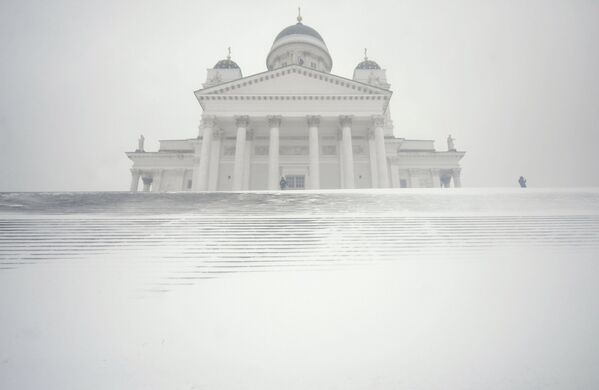 Кафедральный собор Хельсинки во время снежной бури - Sputnik Латвия