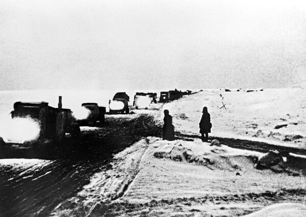 Ledus trase – Dzīvības ceļš pāri Lādogas ezeram. 1941. gada 31. decembris  - Sputnik Latvija