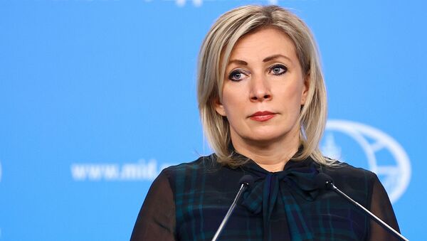 Официальный представитель Министерства иностранных дел России Мария Захарова во время брифинга в Москве - Sputnik Латвия