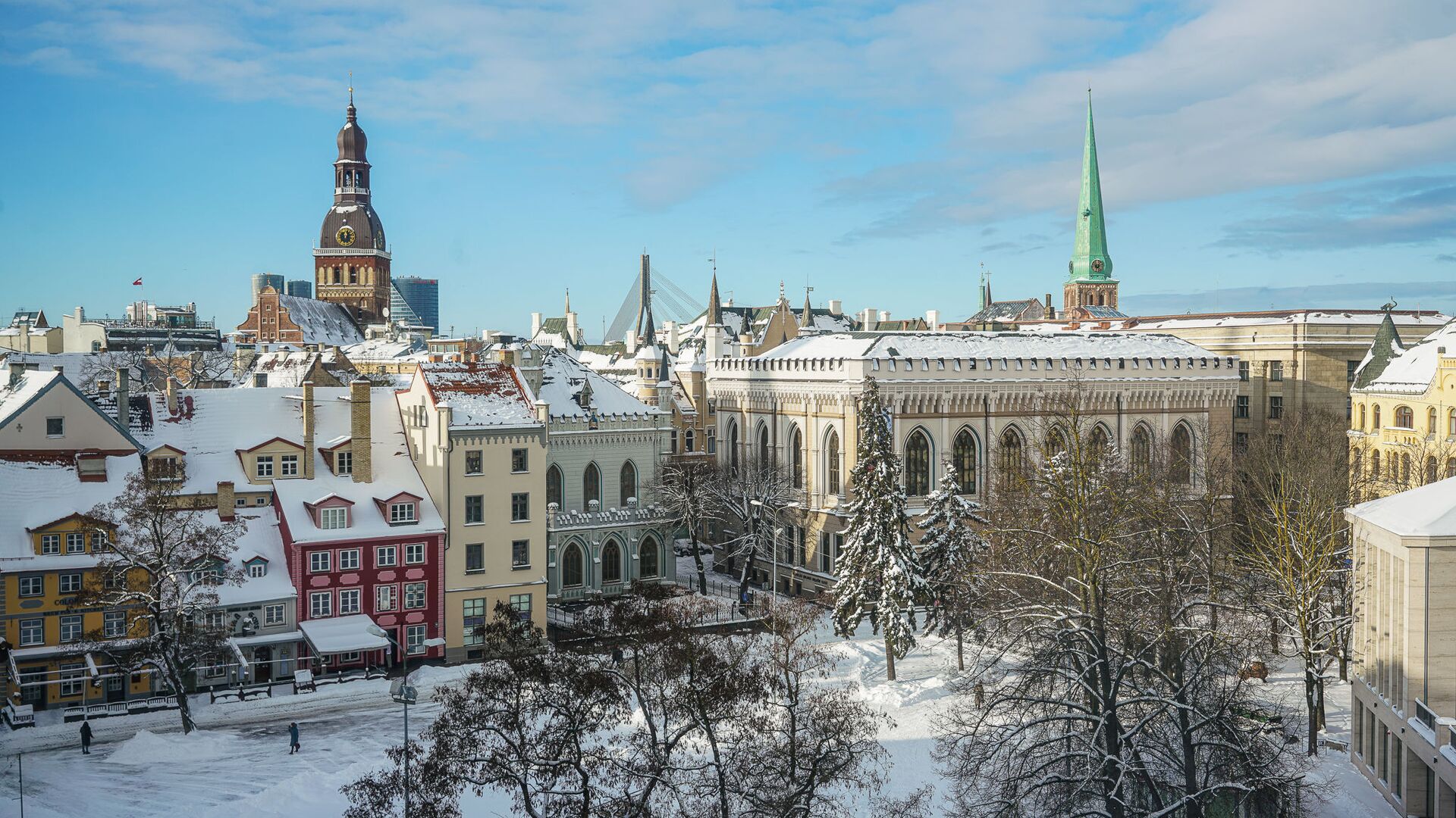 Вид на Старую Ригу и Домский собор зимой - Sputnik Латвия, 1920, 02.12.2021