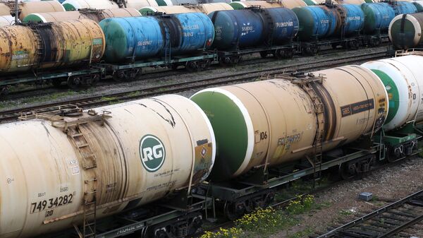 Железнодорожные цистерны для нефтепродуктов - Sputnik Латвия