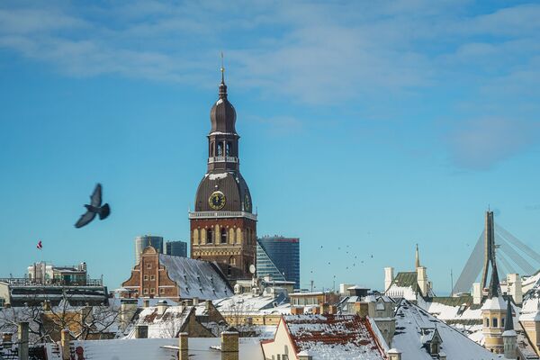 Вид на Старую Ригу и Домский собор зимой - Sputnik Latvija