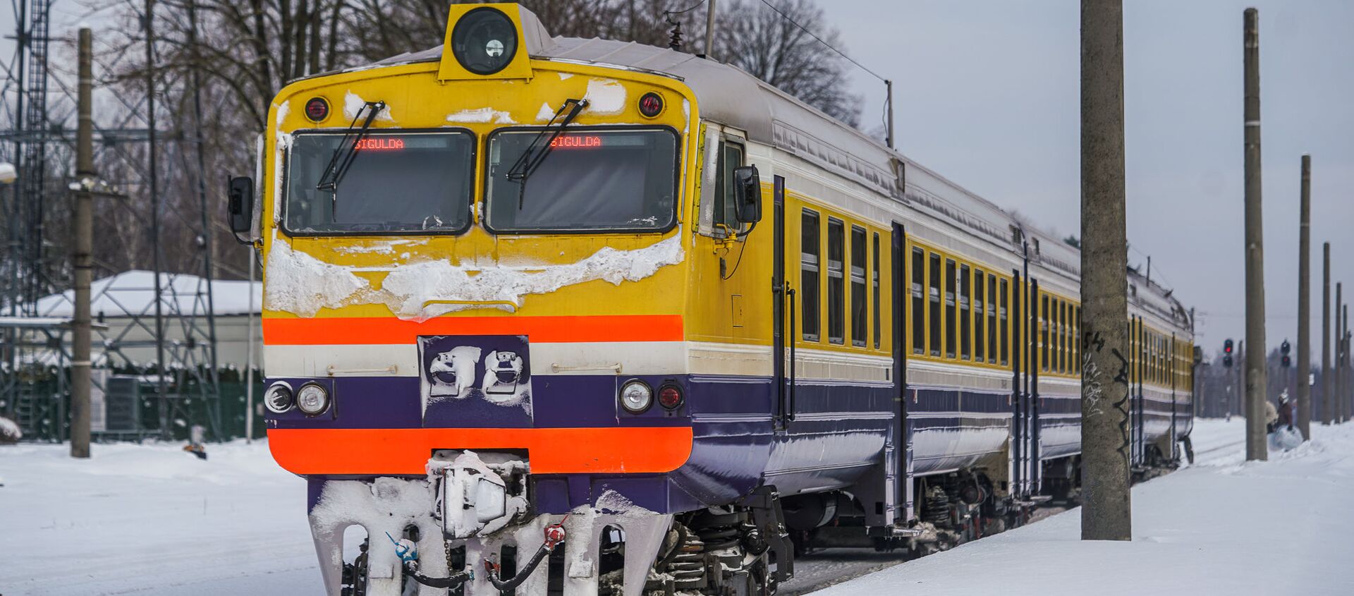 Дизельный поезд Рига-Сигулда Латвийской железной дороги - Sputnik Latvija, 1920, 19.02.2021