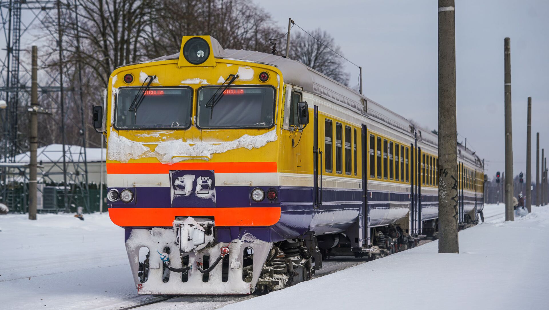 Дизельный поезд Рига-Сигулда Латвийской железной дороги - Sputnik Latvija, 1920, 19.02.2021