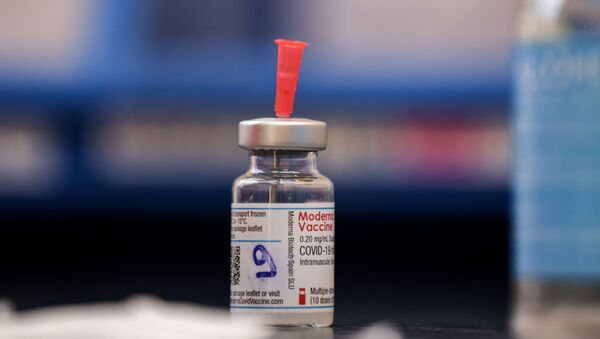 Вакцина от COVID-19 производства компании Moderna - Sputnik Latvija