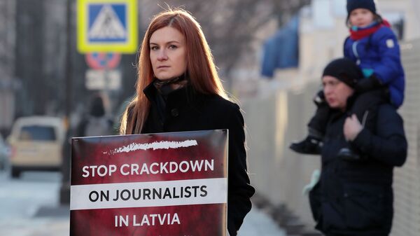 Одиночный пикет в защиту свободы слова в Москве - Sputnik Латвия