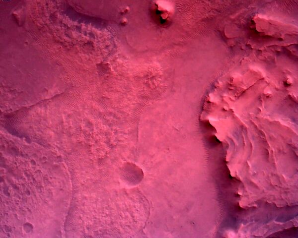 Фотографии, снятые исследовательским аппаратом NASA Perseverance Mars Rover с помощью камеры Rover Down-Look Camera - Sputnik Latvija