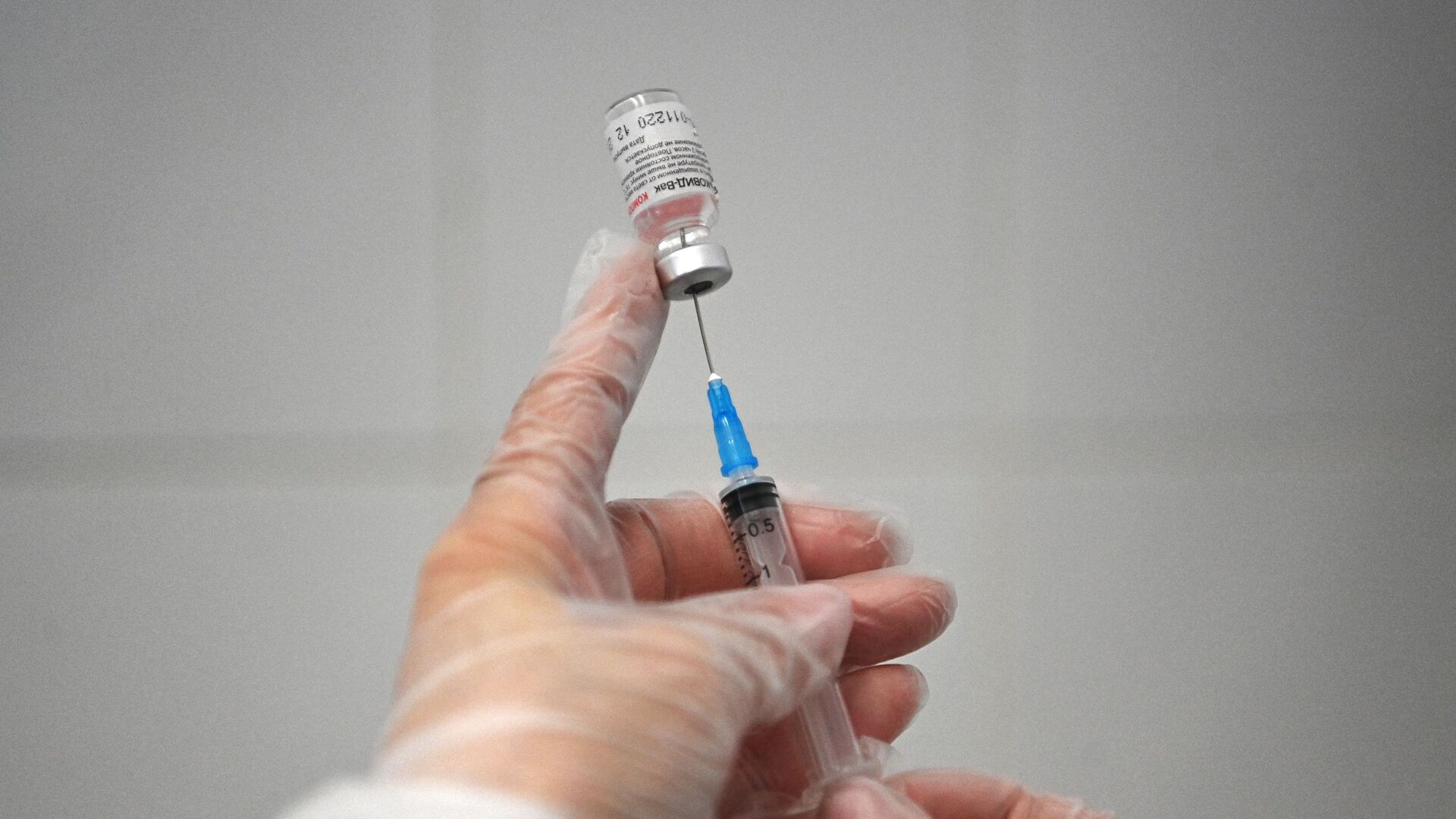 Российская вакцина от коронавируса Спутник V (Гам-КОВИД-Вак) - Sputnik Латвия, 1920, 11.03.2021