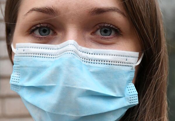Vecākā medicīnas māsa jaunajā pagaidu infekcijas hospitālī Krasnojarskas knovada oftalmoloģijas klīniskajā slimnīcā Vecākā medicīnas māsa jaunajā pagaidu infekcijas hospitālī Krasnojarskas knovada oftalmoloģijas klīniskajā slimnīcā - Sputnik Latvija