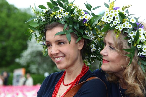 Актриса Ирина Алферова с дочерью Ксенией Актриса Ирина Алферова с дочерью Ксенией - Sputnik Латвия