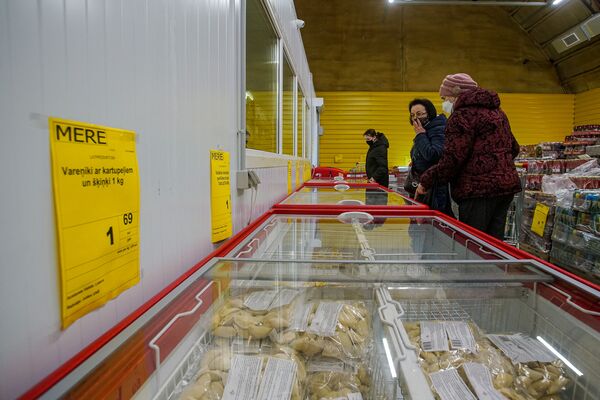 В Риге открылся российский магазин-дискаунтер торговой сети Mere - Sputnik Латвия