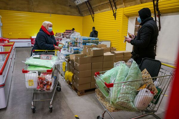 В Риге открылся российский магазин-дискаунтер торговой сети Mere В Риге открылся российский магазин-дискаунтер торговой сети Mere - Sputnik Латвия