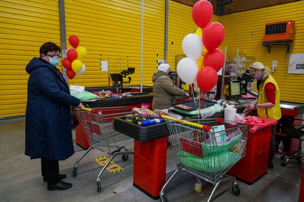 В Риге открылся российский магазин-дискаунтер торговой сети Mere - Sputnik Латвия
